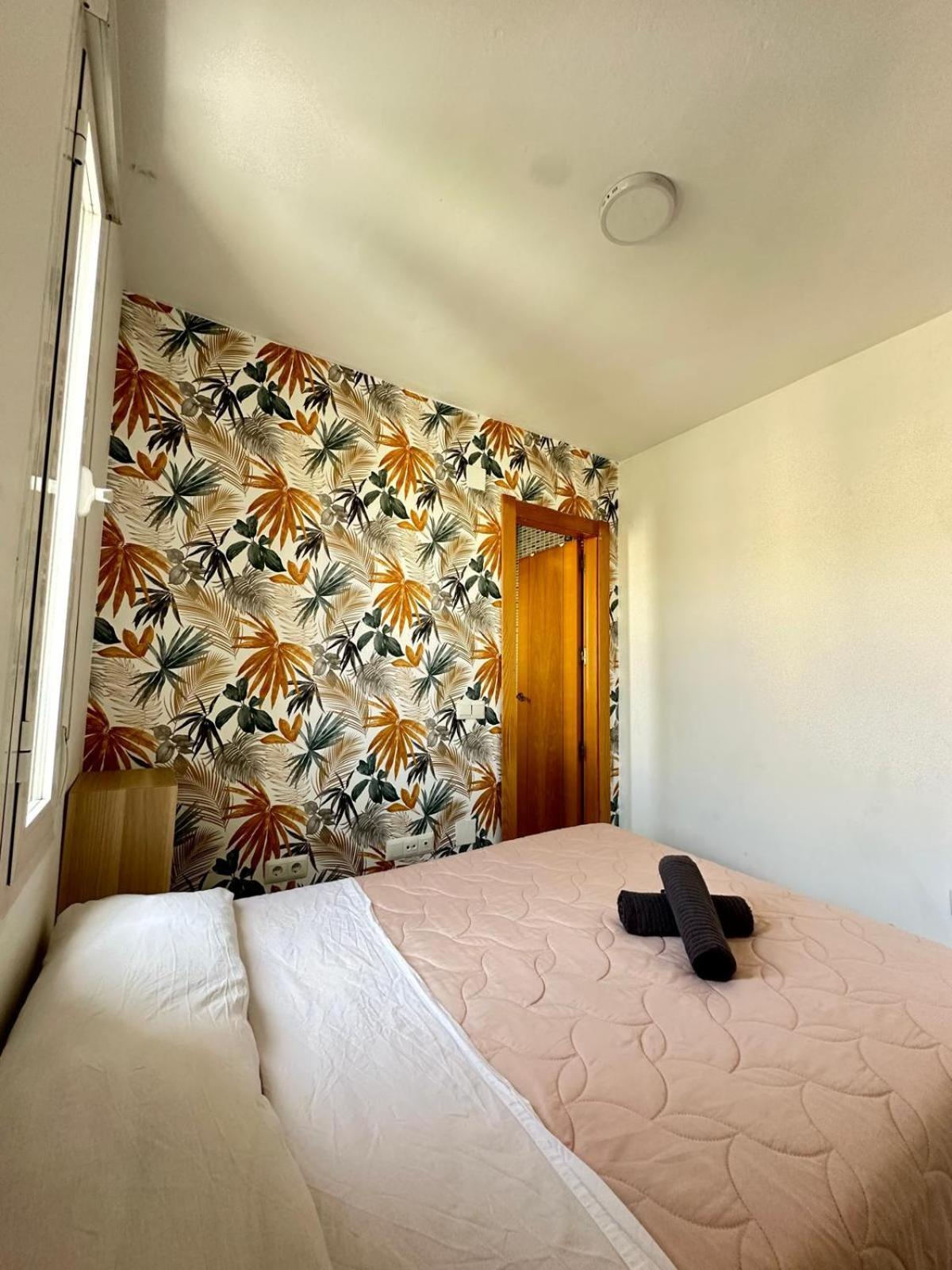 Apartamentos Playa Huelin Málaga Exteriör bild
